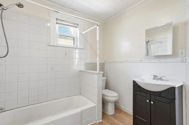 Building Photo - 223 School St