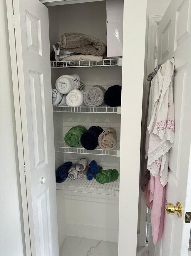 Building Photo - 3622 Asperwood Cir