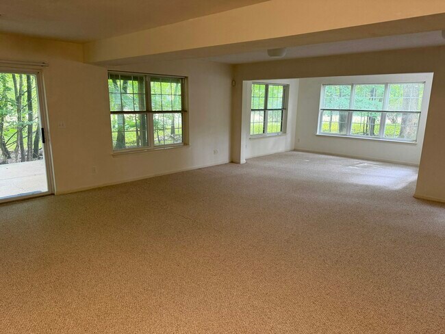 Building Photo - 212 Chauncey Ct