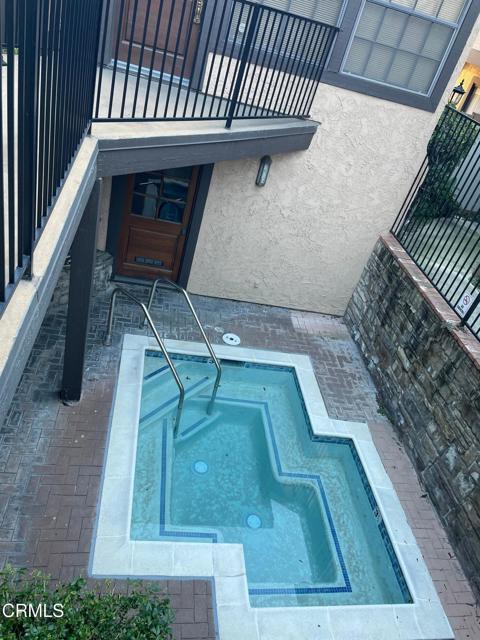 Building Photo - 852 N Monterey St