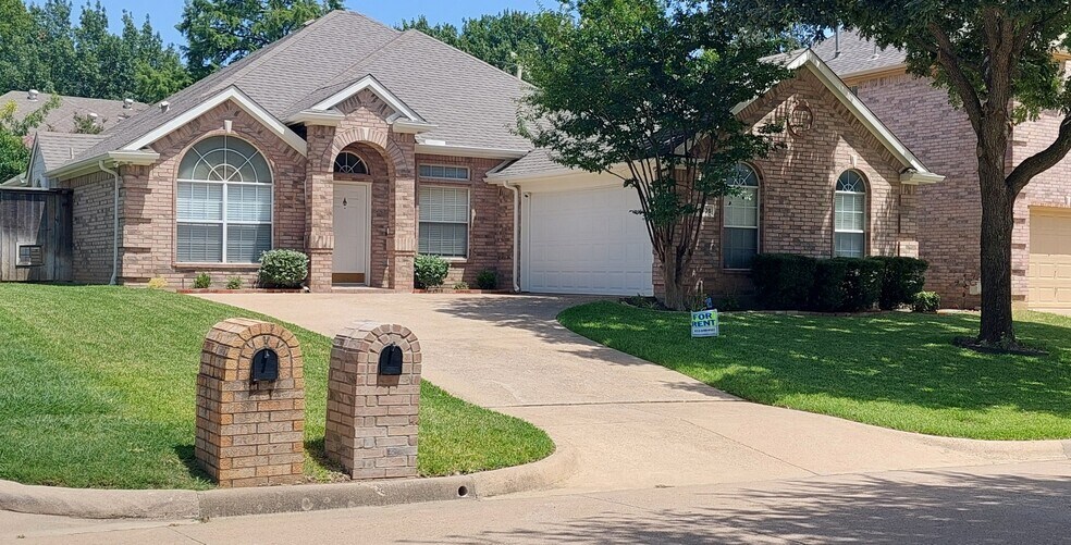 Building Photo - 7805 Brook Meadow ln