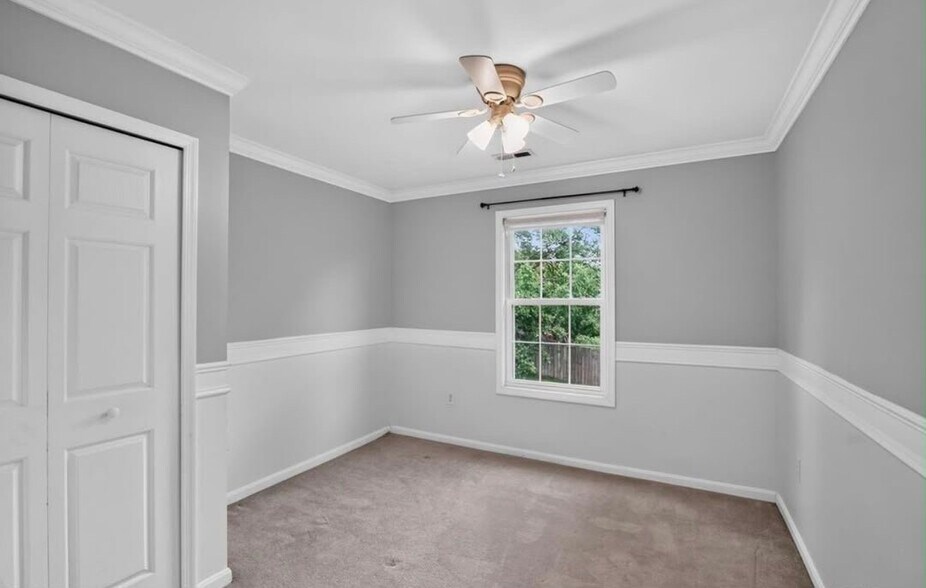Building Photo - 37 Thornberry Ln