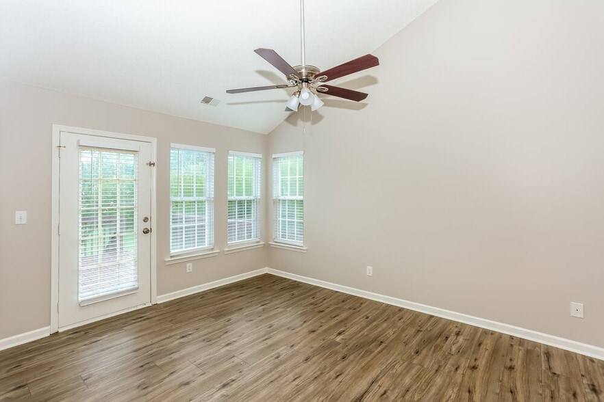 Building Photo - 5751 Heron Point Pl SW