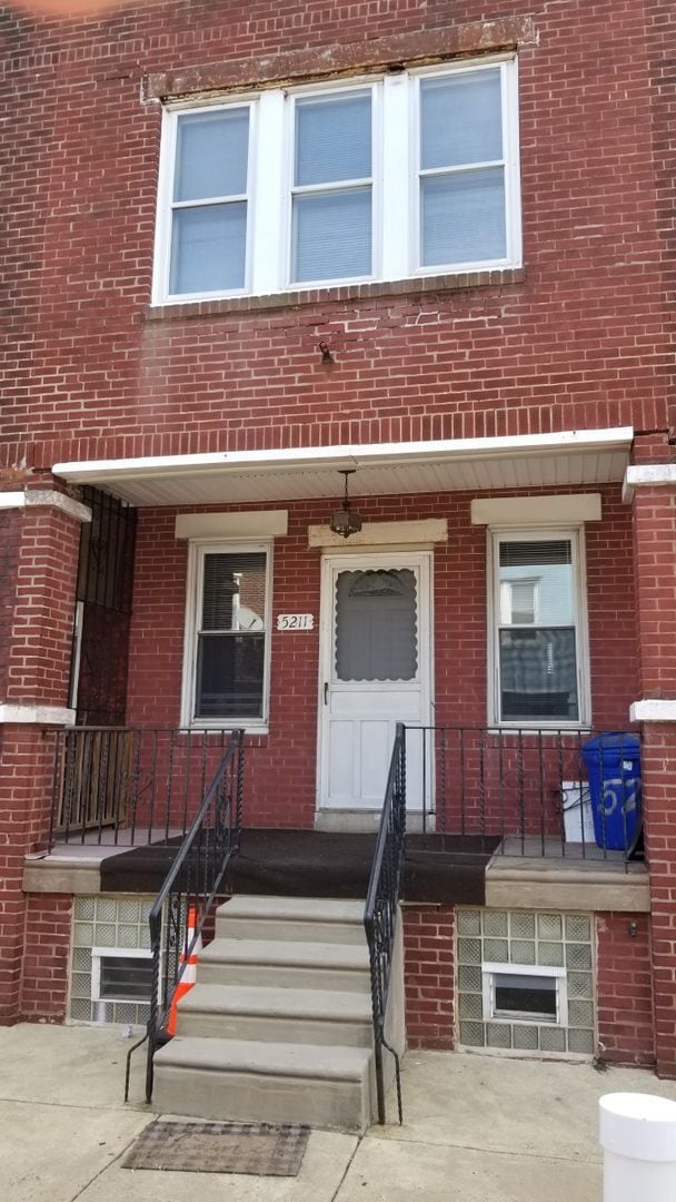 Building Photo - 5211 Glenloch St