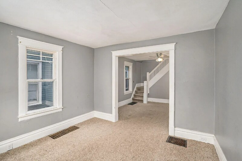 Building Photo - 823 Oakland Dr