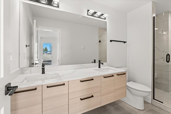 Building Photo - Beautiful Greenwood Townhome with Rooftop ...