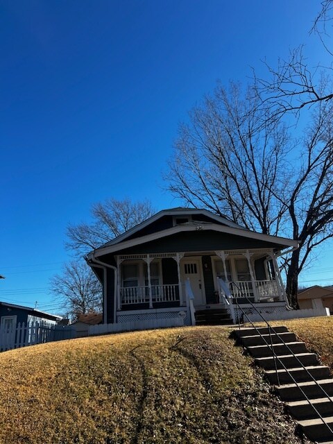 Building Photo - 1208 SW Woodward Ave