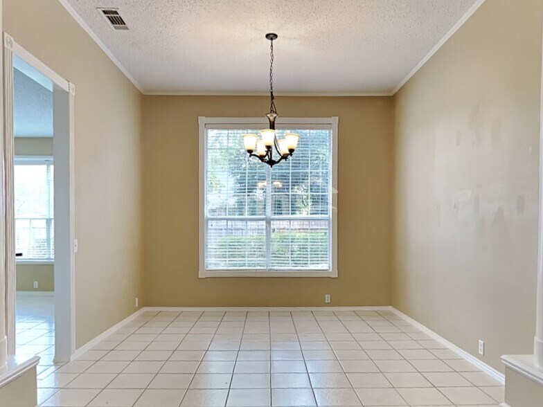 Building Photo - 3406 Broadview Ct