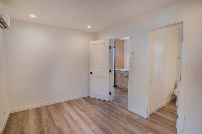 Building Photo - 8683 Rainbow Ave