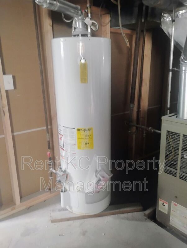 Building Photo - 6021 N Topping Ave