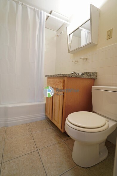 Building Photo - 110 Babcock St