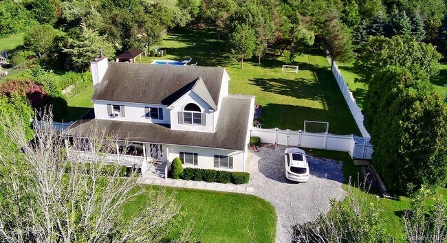 Building Photo - 265 Old Field Ct