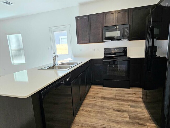 Building Photo - 418 Paddlefish Ln