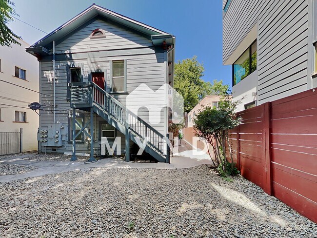 Building Photo - 1624 P St Apt 2