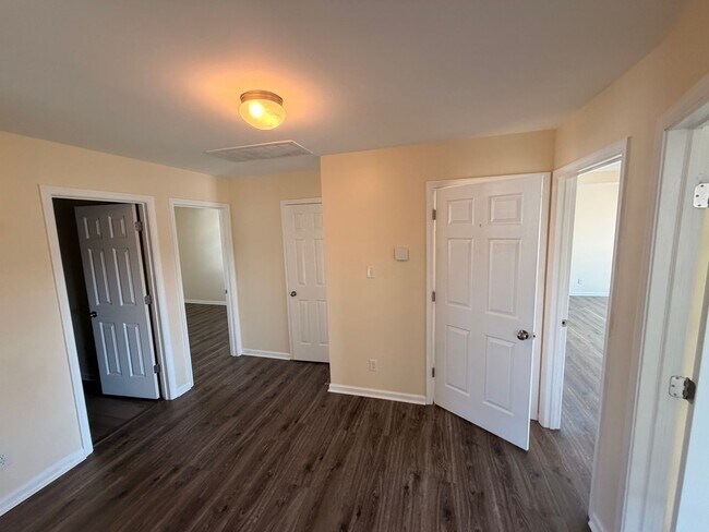 Building Photo - 42 Kilverstone Way