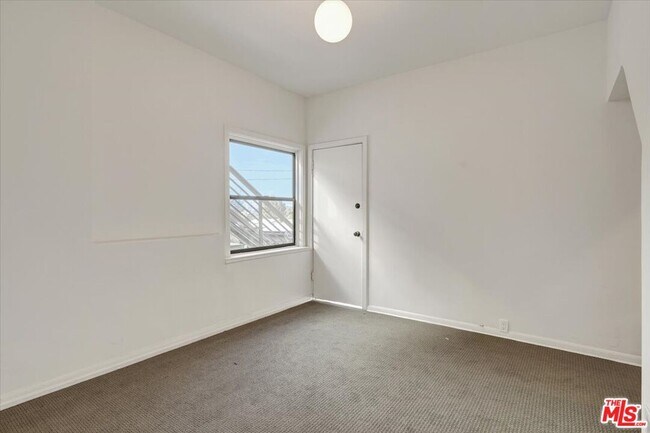Building Photo - 7450 Palo Vista Dr