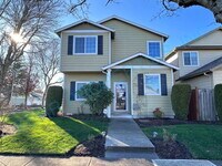 Building Photo - FREE RENT! Charming 3-Bedroom Retreat with Stunning Views on Shore View Dr!