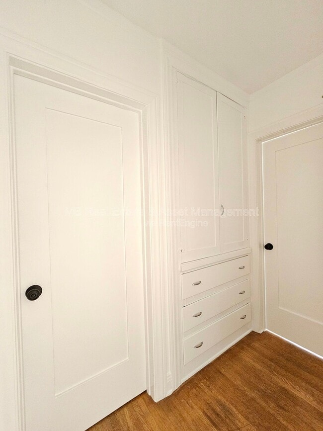 Building Photo - 807 Oro Terrace