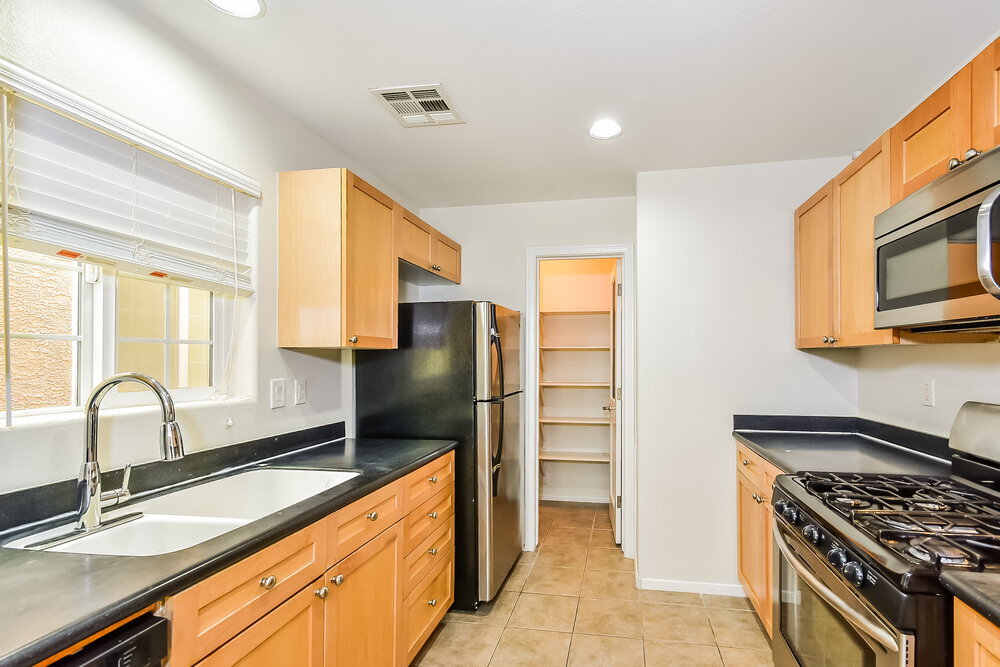 Building Photo - 7453 Showy Ct