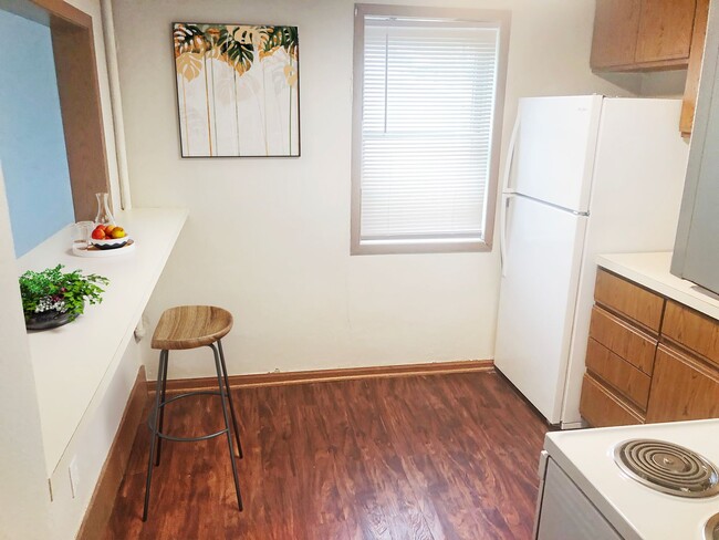 Building Photo - 4 Bedroom Single Family Home