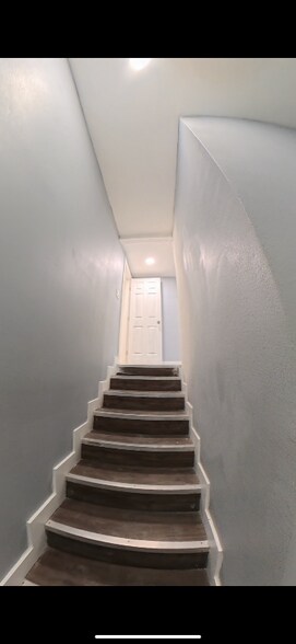 Building Photo - 2806 W Melvin St