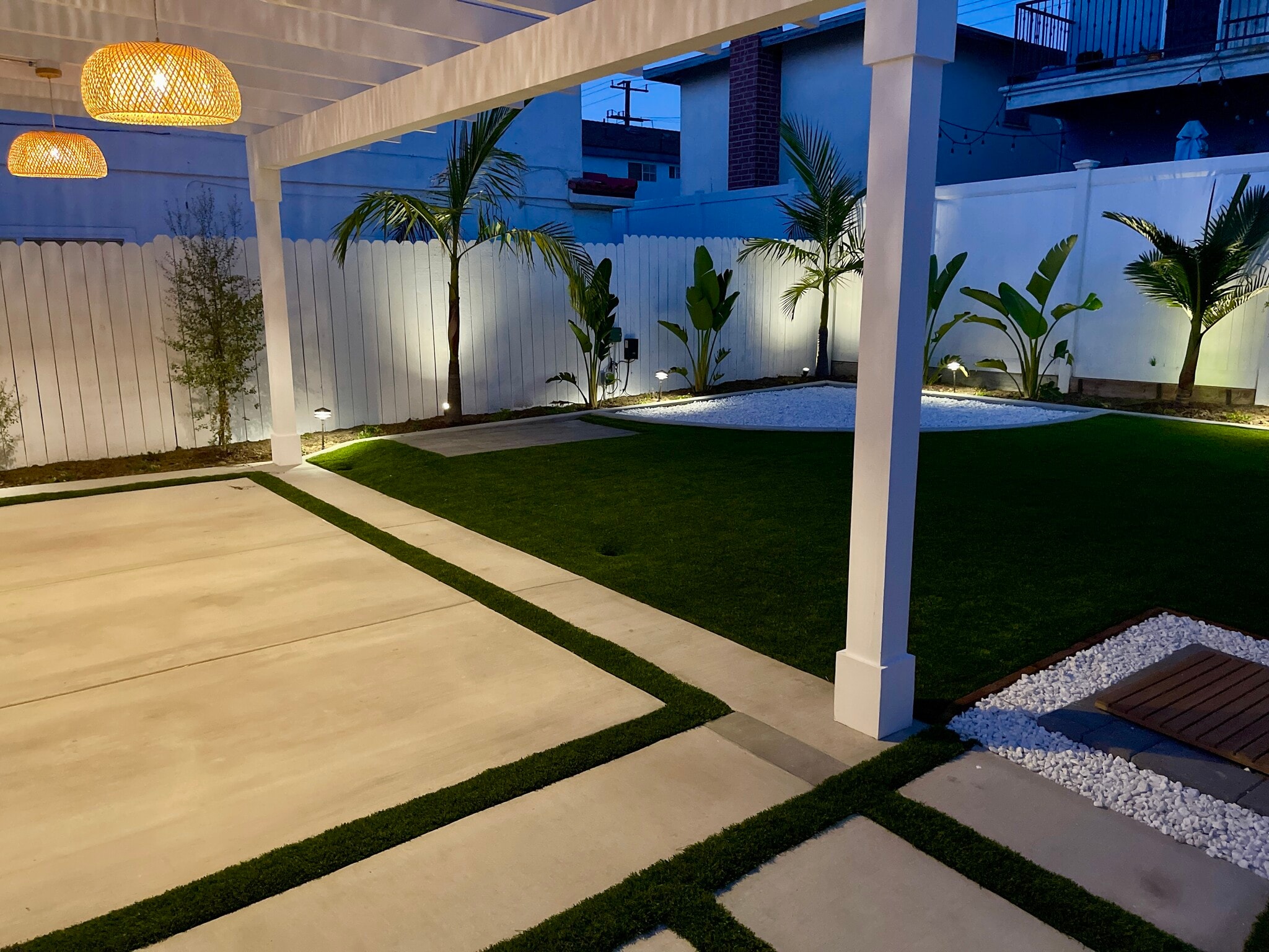 Building Photo - 1606 Steinhart Ave