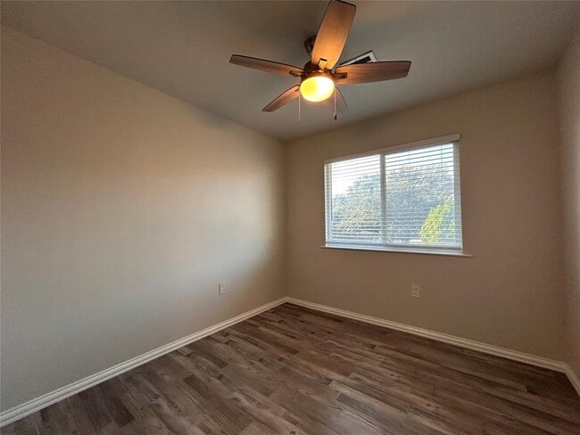 Building Photo - 8905 Tronewood Dr