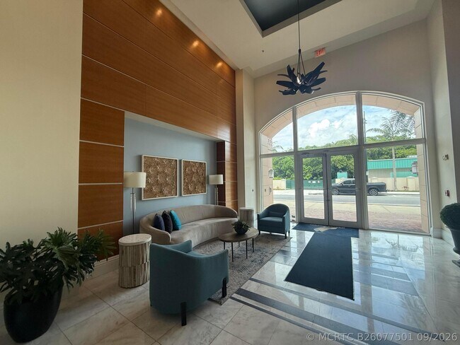 Building Photo - 700 E Boynton Beach Blvd