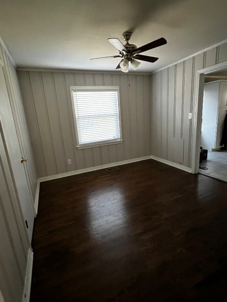 Building Photo - 107 River Heights Dr