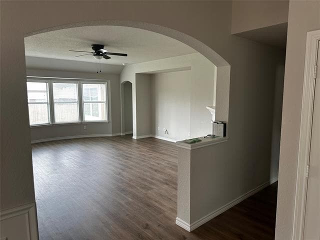 Building Photo - 2512 Clubhouse Dr