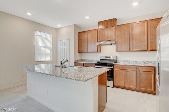 Building Photo - 2615 Esposende St