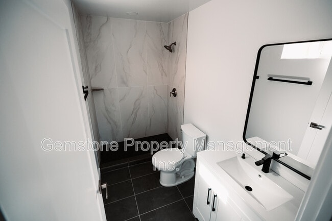 Building Photo - 5263 Tipton St