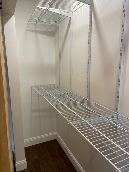 Building Photo - 930 Gravel Pike