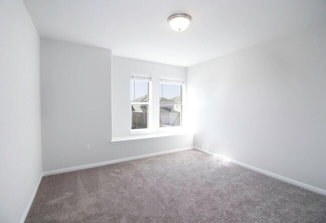 Building Photo - 10305 Forest Grove Dr