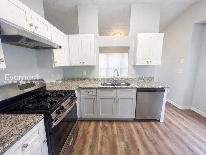 Building Photo - 2132 Briar Glen Ln SW