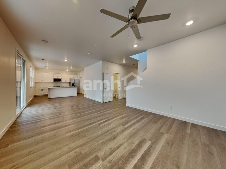 Building Photo - 20177 W Thomas Rd