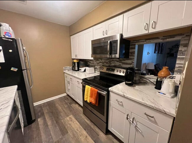 Building Photo - 1482 Stonebridge Cir
