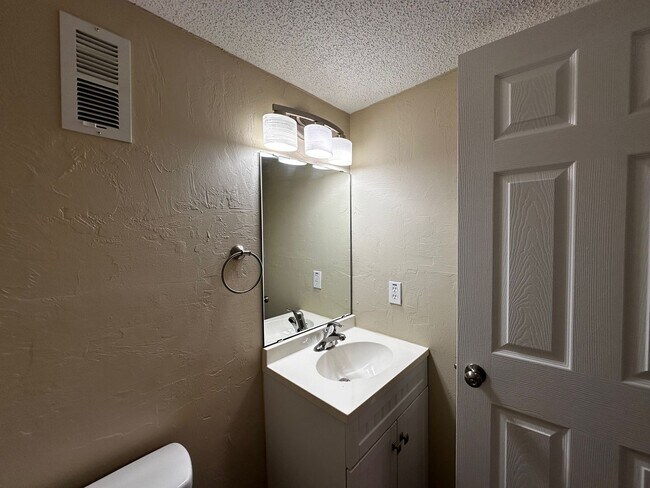 Building Photo - 797 Timber Way Court