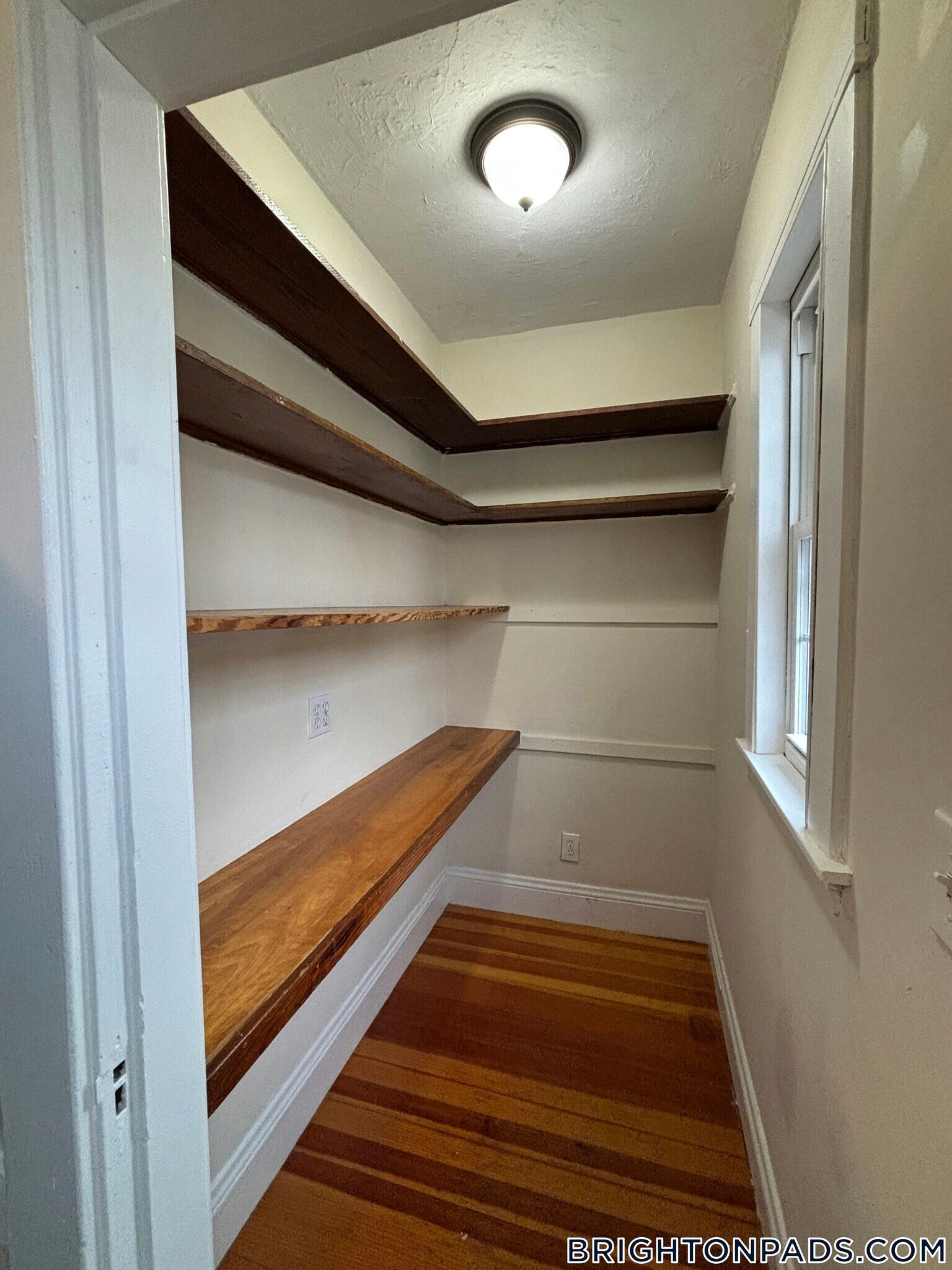 Building Photo - 44 Fairbanks St