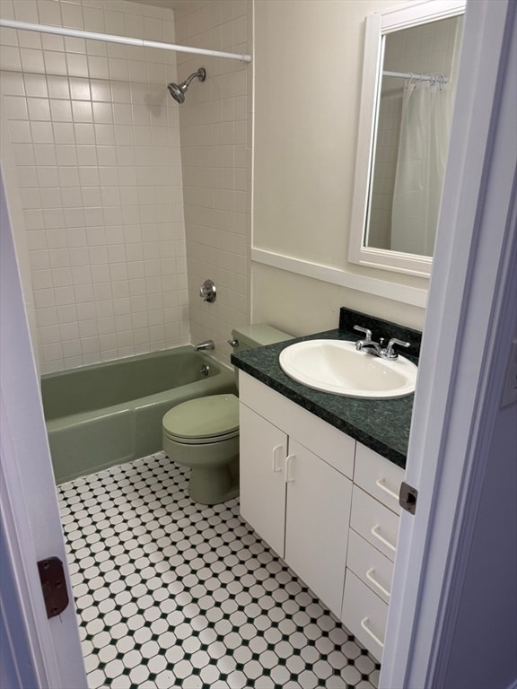 Building Photo - 64 Carter St