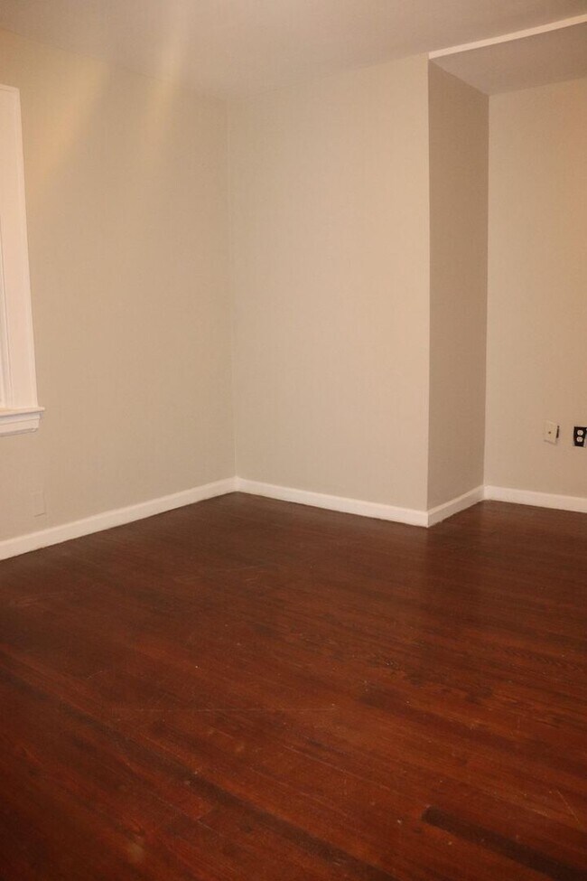 Building Photo - 28 Beechwood Pl