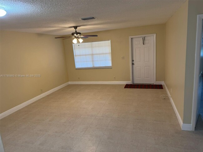 Building Photo - 4063 SW 51st St