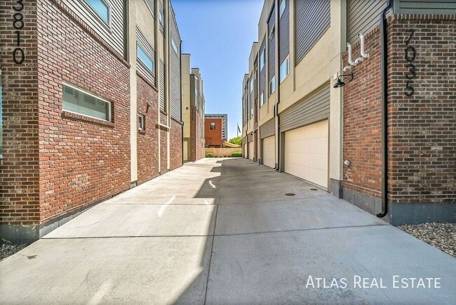Building Photo - 7035 E 38th Ave