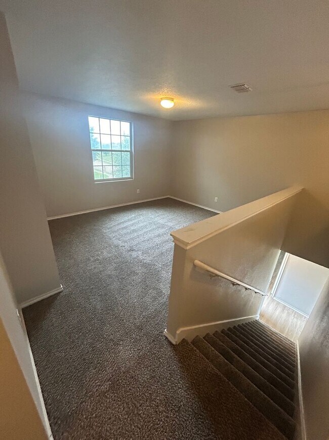 Building Photo - 1253 Tall Grass Dr