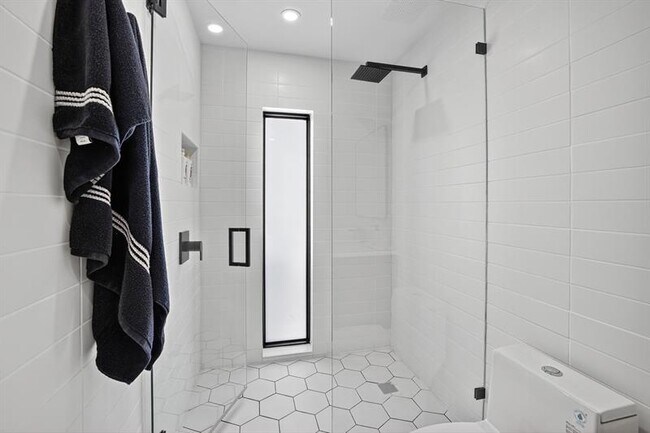Building Photo - 2157 Coral Gardens Dr