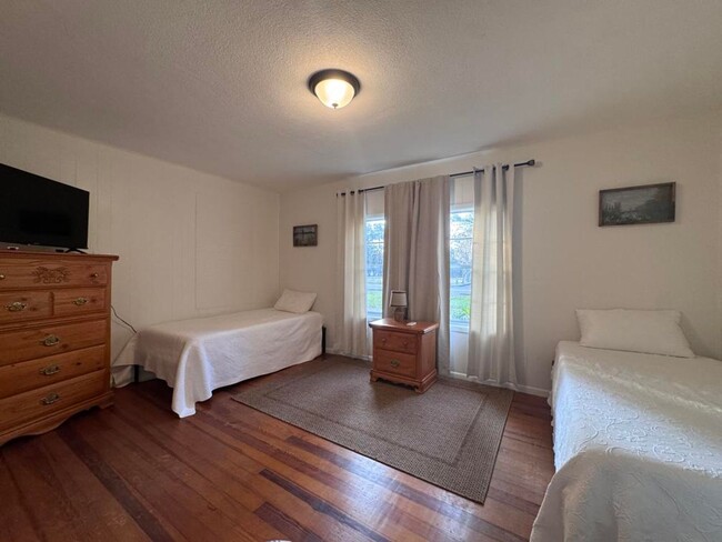 Building Photo - Charming 4 Bedroom in Port Orange