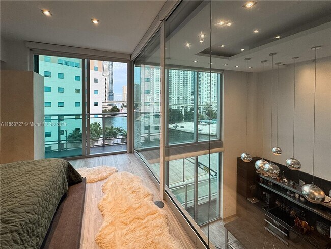 Building Photo - 350 S Miami Ave