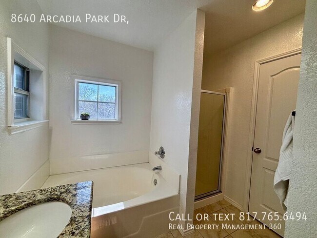 Building Photo - 8640 Arcadia Park Dr