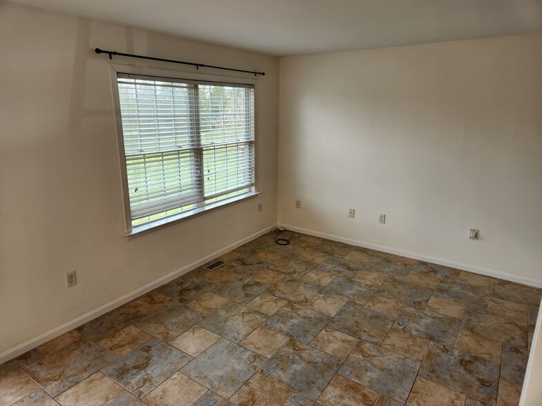 Building Photo - 513 Northstar Dr