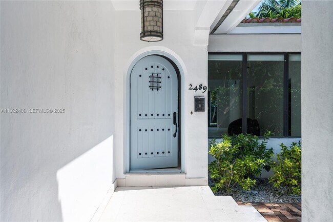 Building Photo - 2489 Meridian Ave